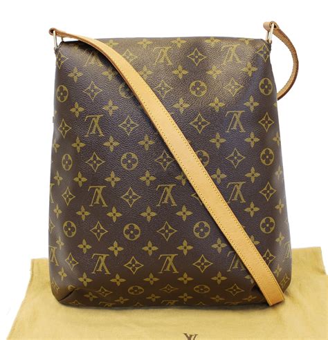 louis vuitton musette monogram.